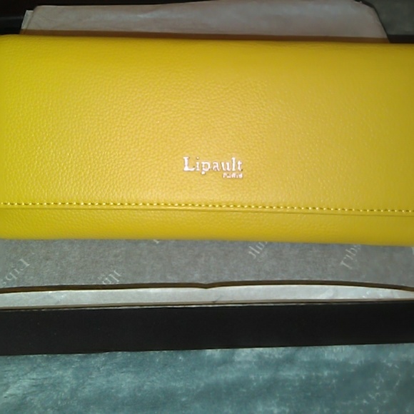 Lipault Leather Wallet..Mustard color - Picture 2 of 4